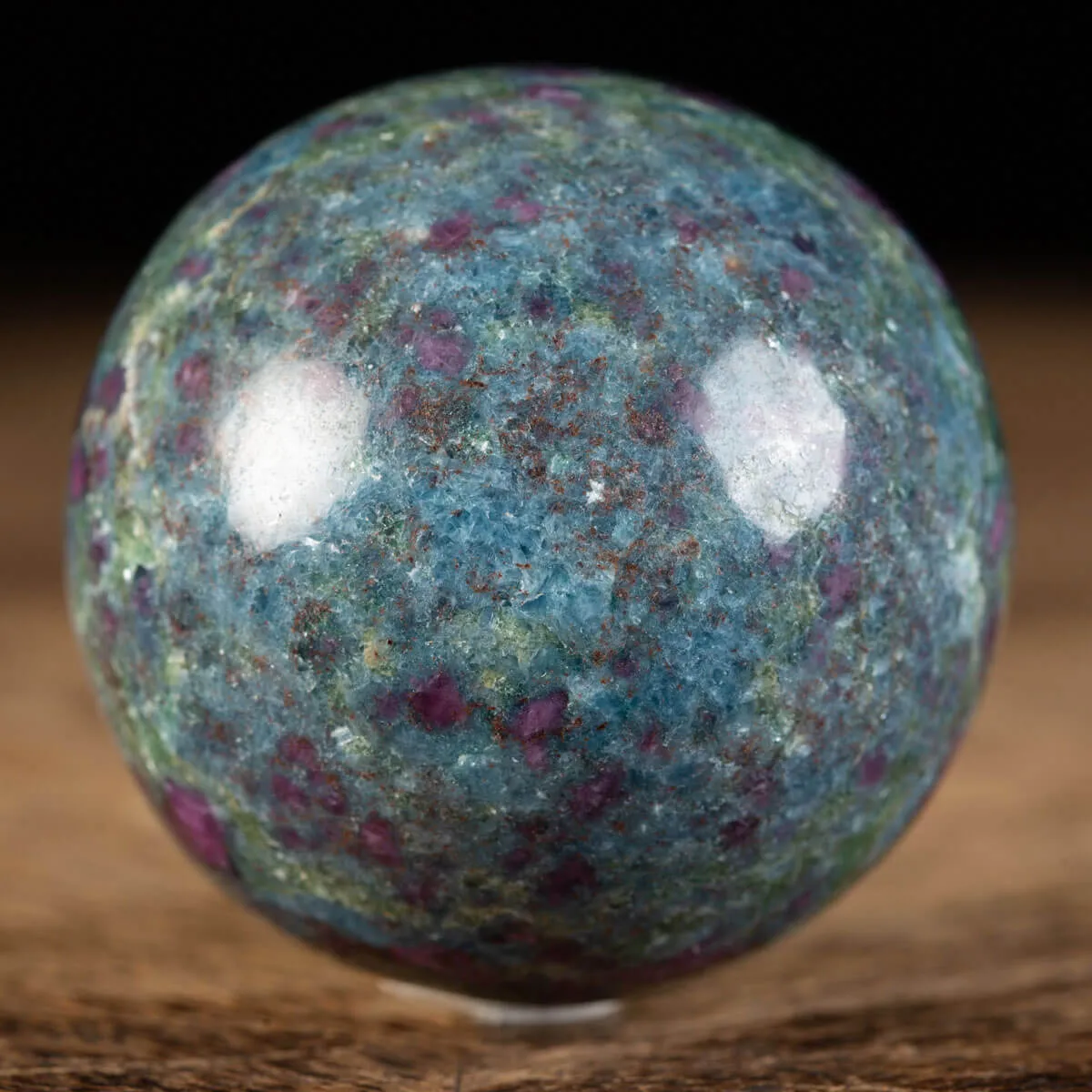 Sfera in Cianite con Rubini Naturali