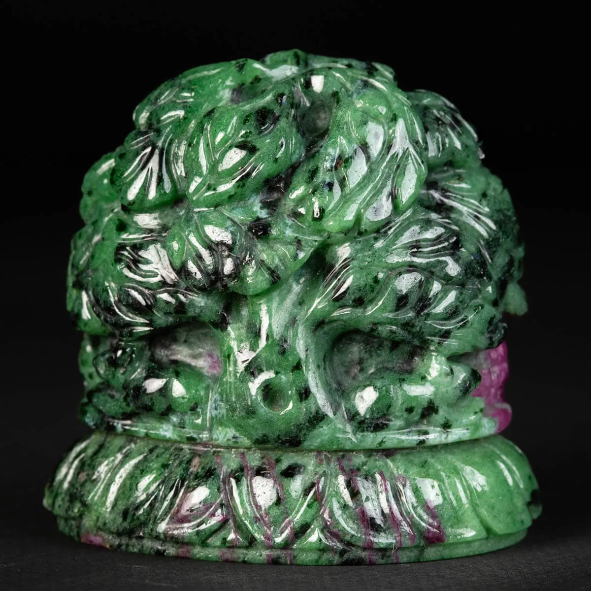 Lord Ganesh intagliato in Rubino e Zoisite