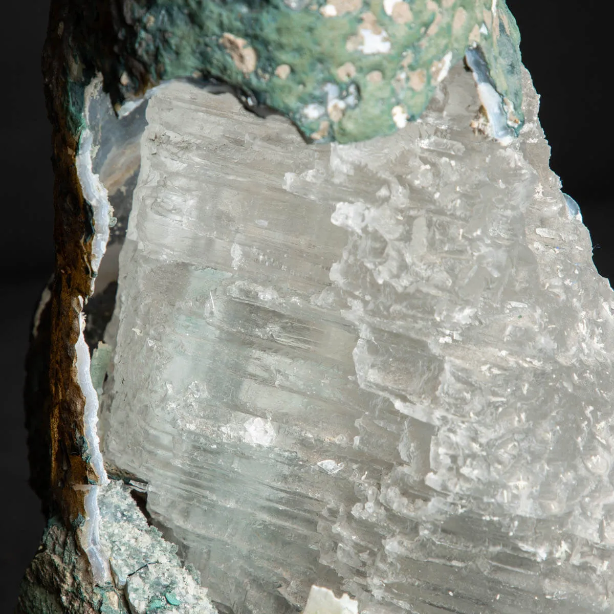 Grande Geode con Formazione di Selenite  e Anidrite