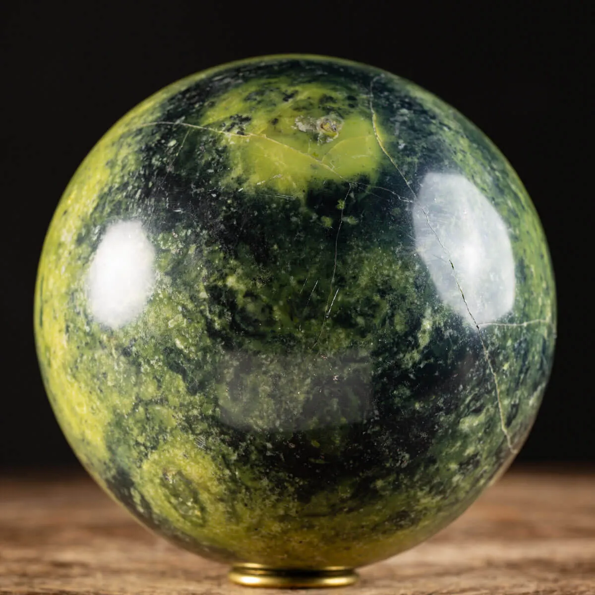 Sfera di Serpentino del Perù.