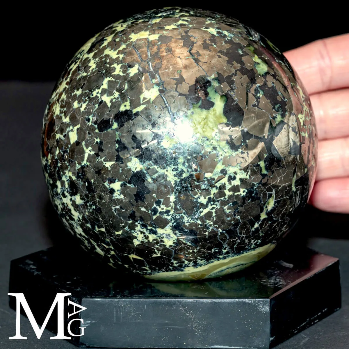Sfera in Serpentino e Pirite – Perù