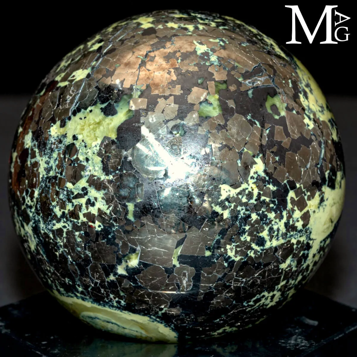 Sfera in Serpentino e Pirite – Perù