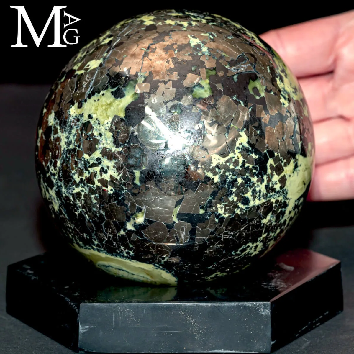 Sfera in Serpentino e Pirite – Perù