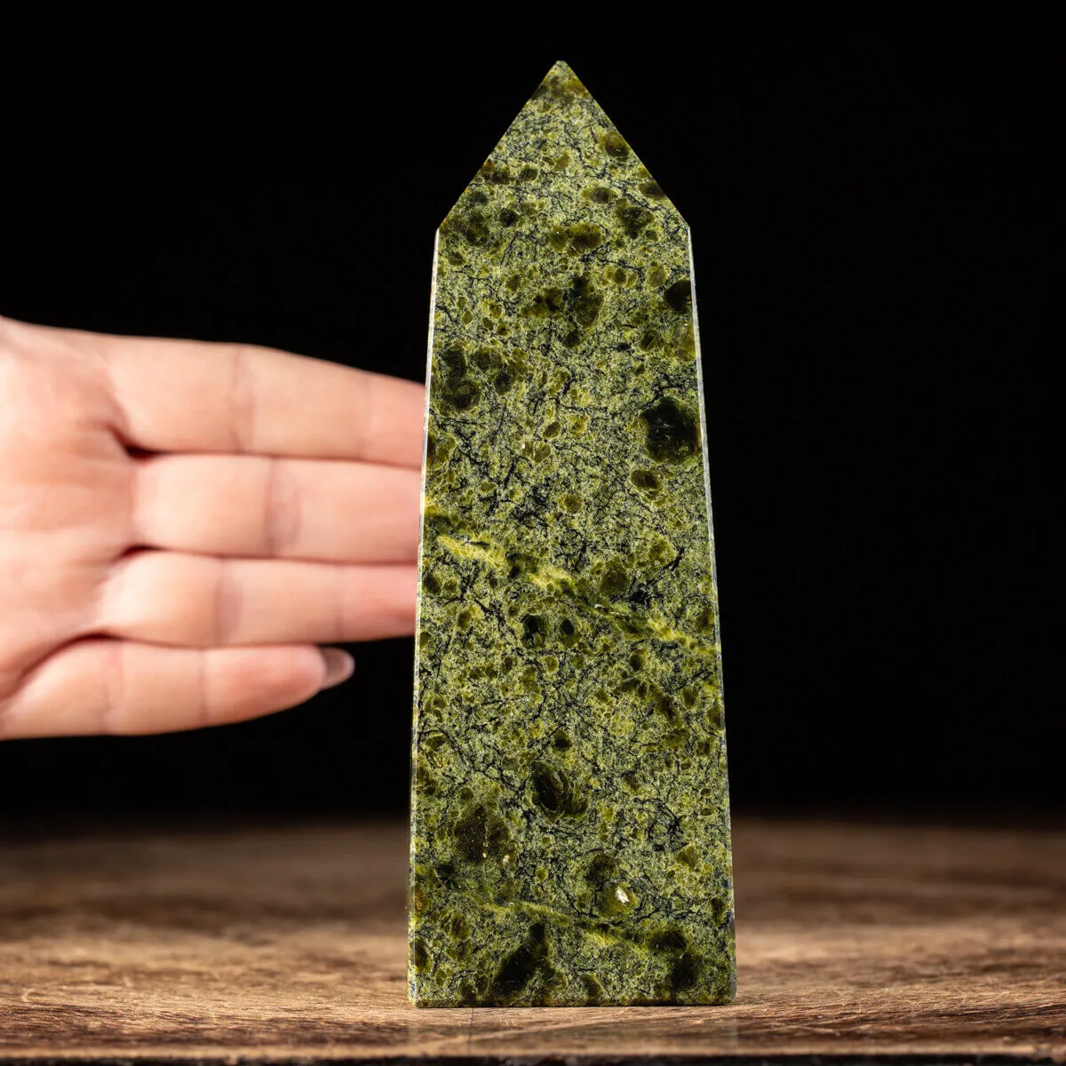 Obelisco in Serpentinite