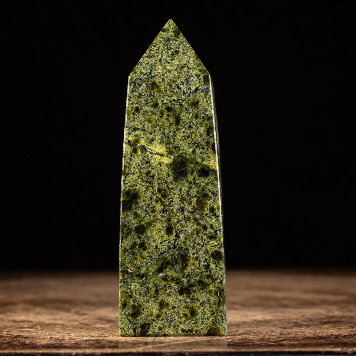 Obelisco in Serpentinite