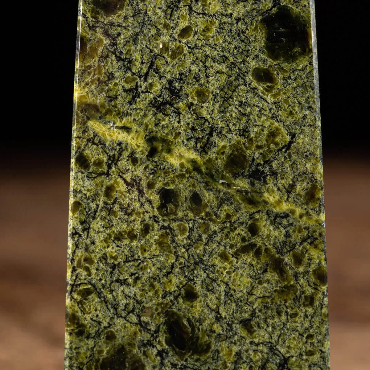 Obelisco in Serpentinite
