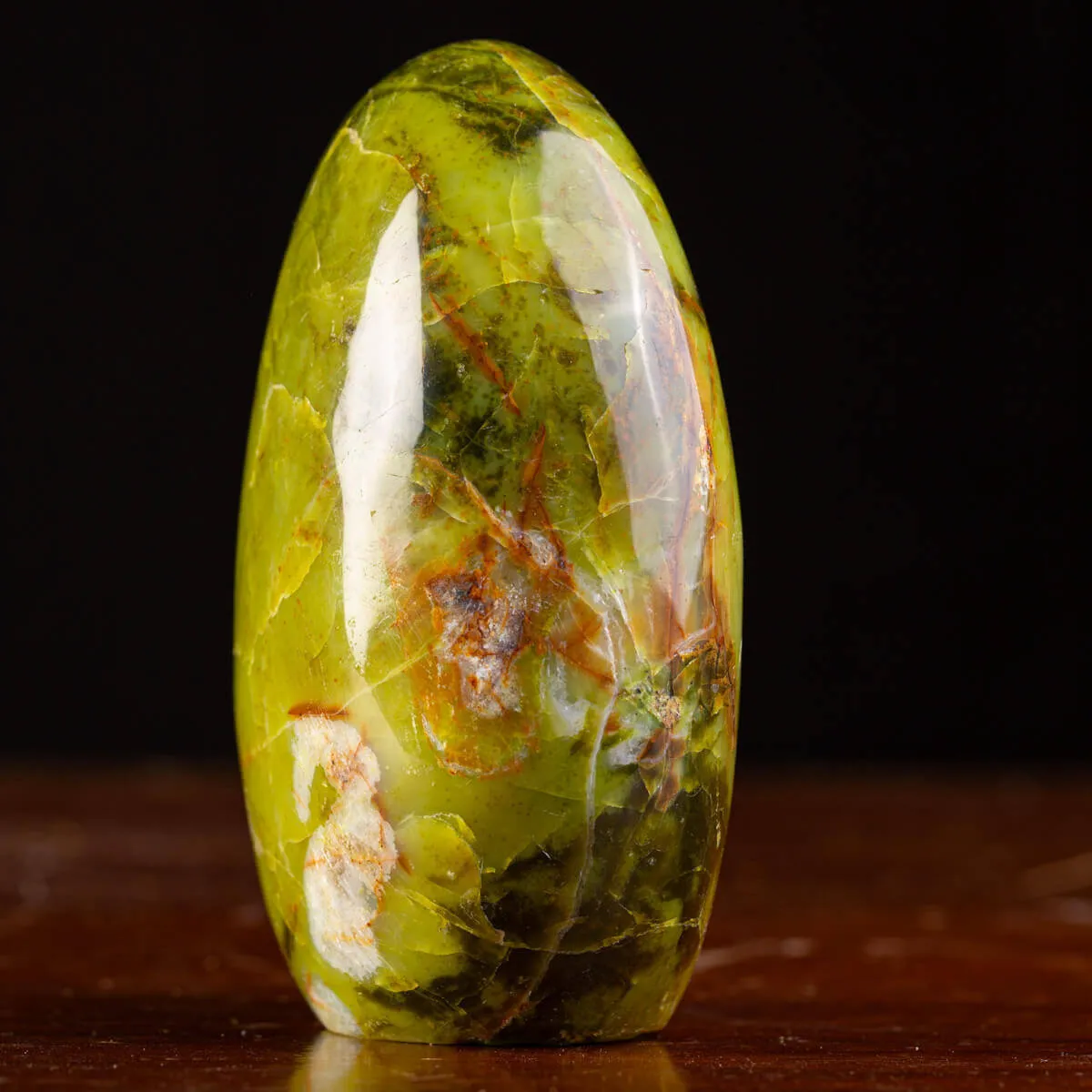 Serpentina: La Pietra dell'Equilibrio e dell'Apertura Spirituale.