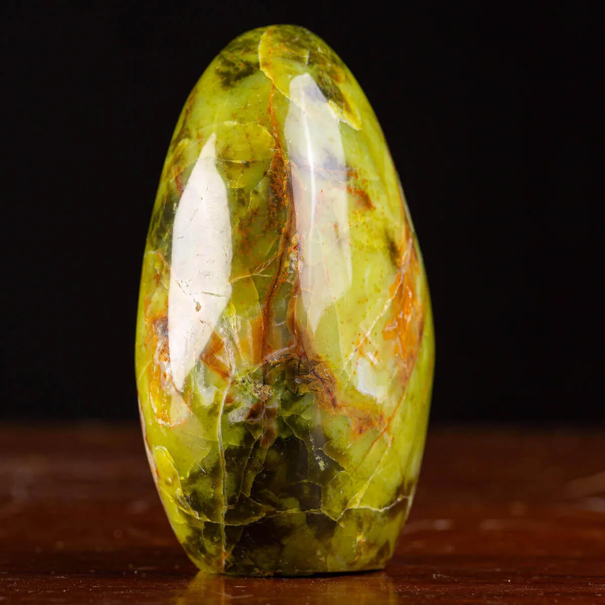 Serpentina: La Pietra dell'Equilibrio e dell'Apertura Spirituale.