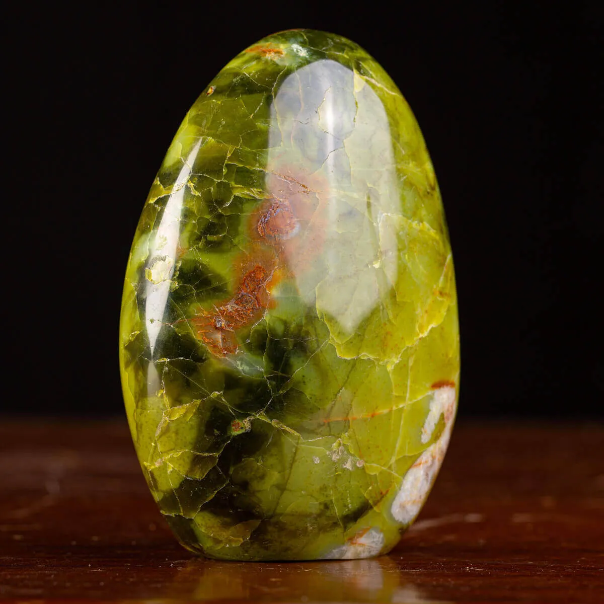 Serpentina: La Pietra dell'Equilibrio e dell'Apertura Spirituale.