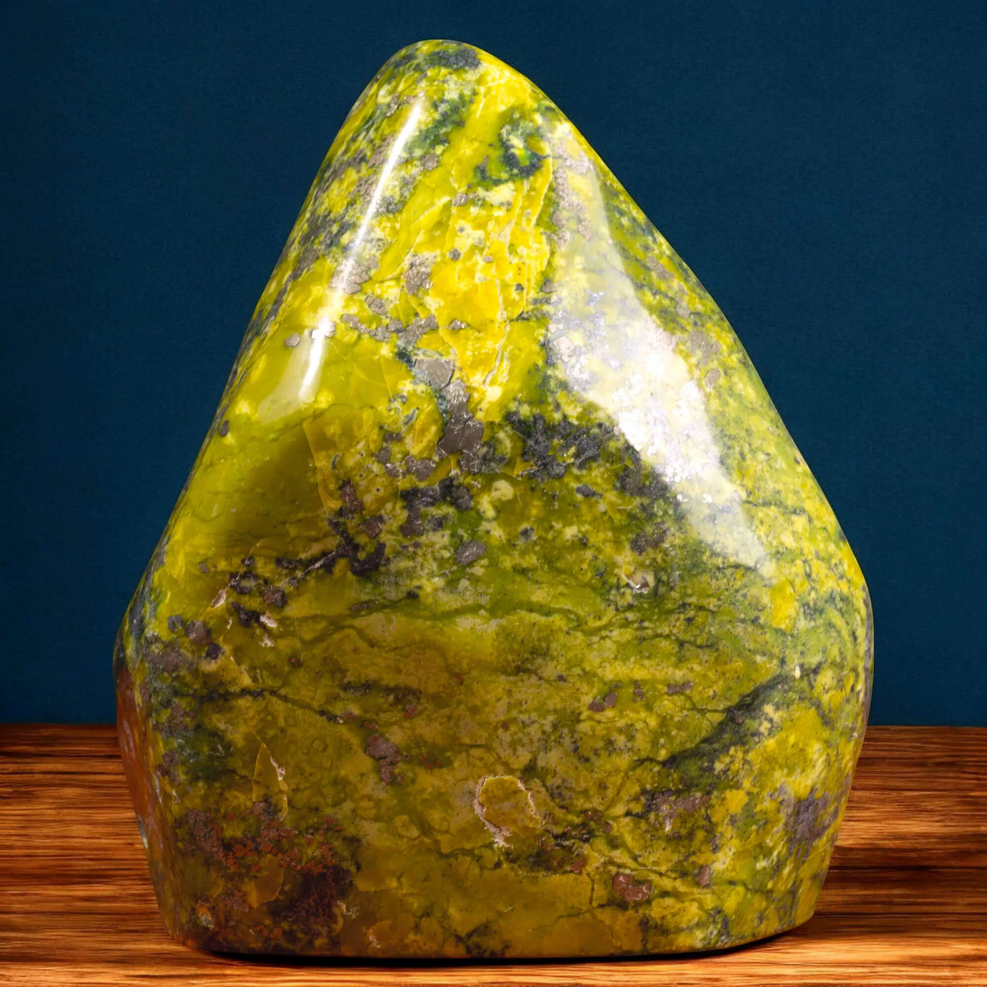 Serpentino delle Ande Peruviane con Inclusioni di Pirite.