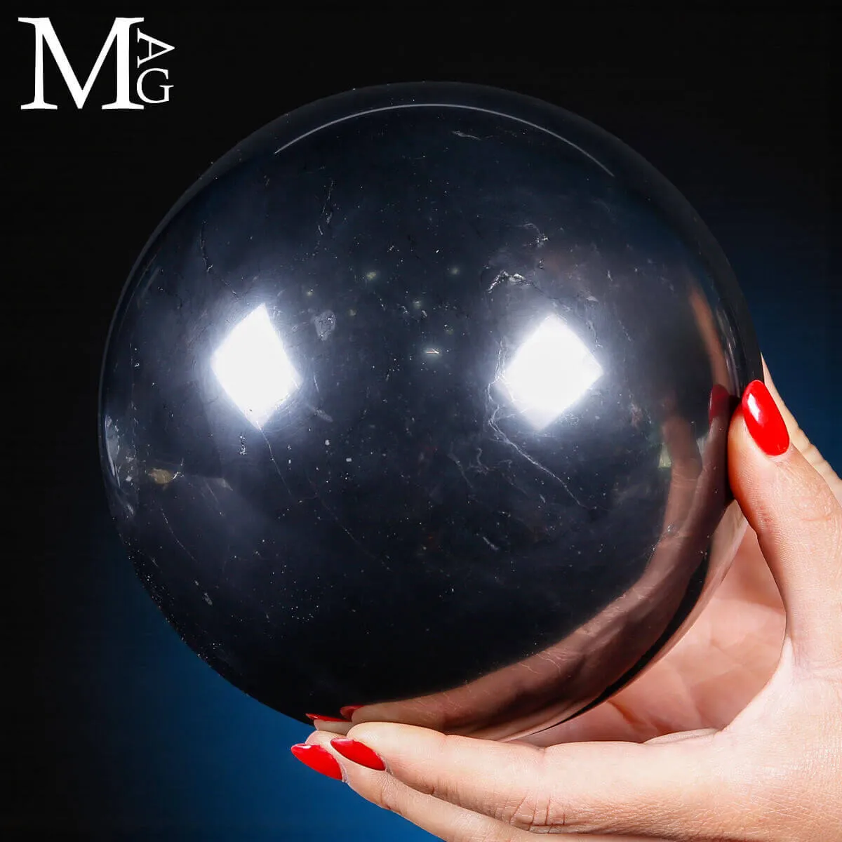 Sfera di Shungite Naturale – Energia primordiale del carbonio antico.