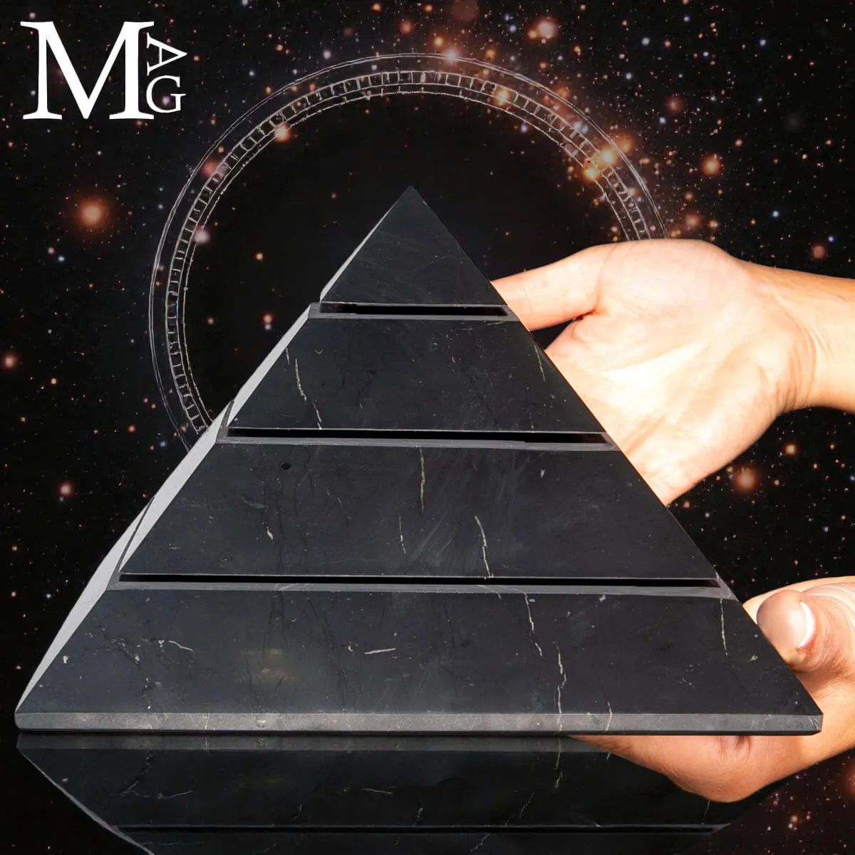 Geometria della Quietudine – Piramide in Shungite a Base Radicata