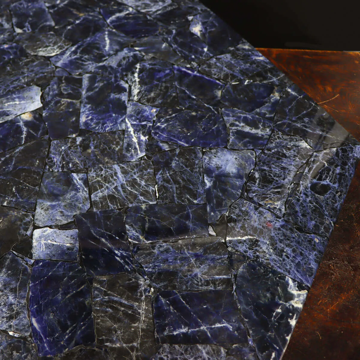 Tavolo Esagonale in Sodalite Blu Naturale.