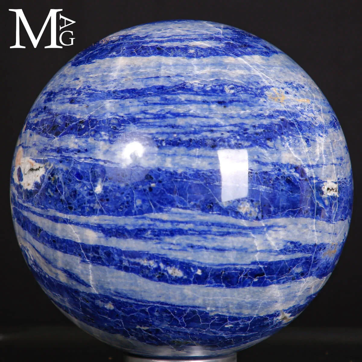 Sfera in Sodalite – Fascino Contemporaneo