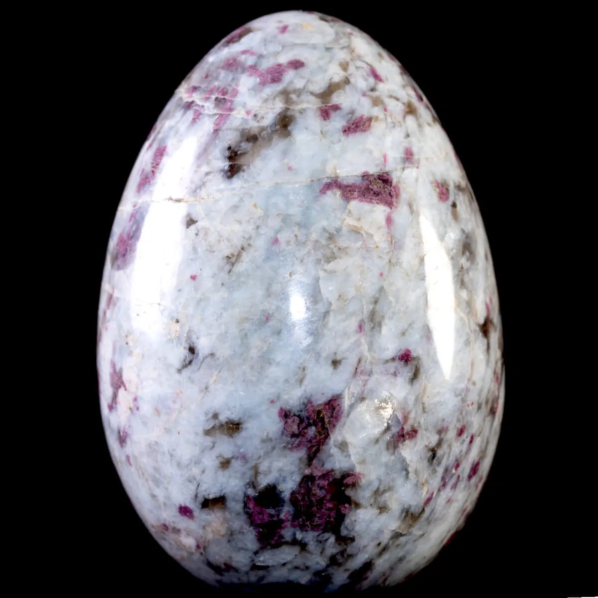 Uovo di Quarzo con Inclusioni di Tormalina Rosa e Lepidolite.