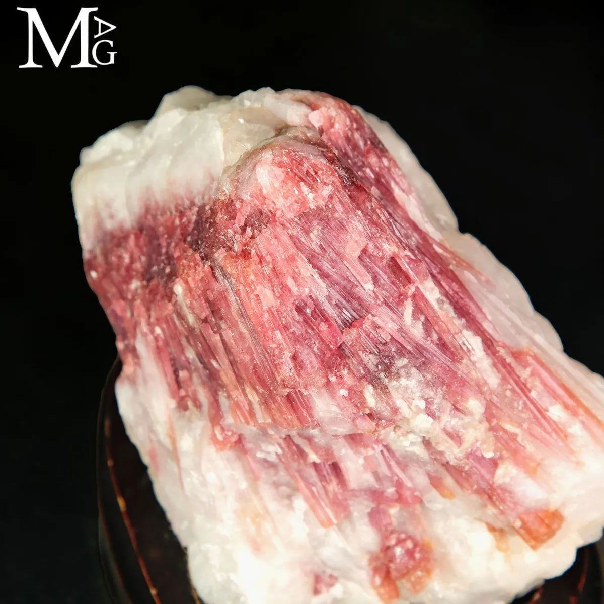 Tormalina Rosa – Cristalli di Rubellite in Matrice di Quarzo
