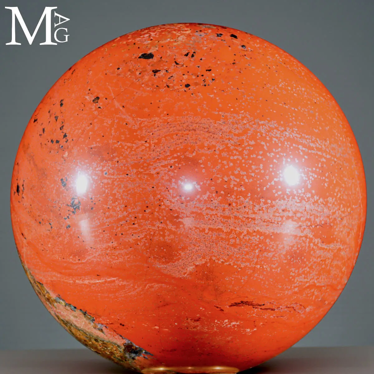 Sfera in diaspro rosso del Madagascar