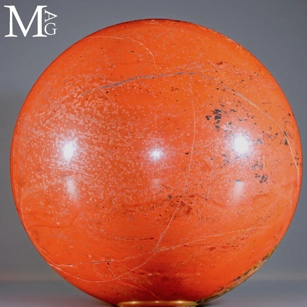 Sfera in diaspro rosso del Madagascar