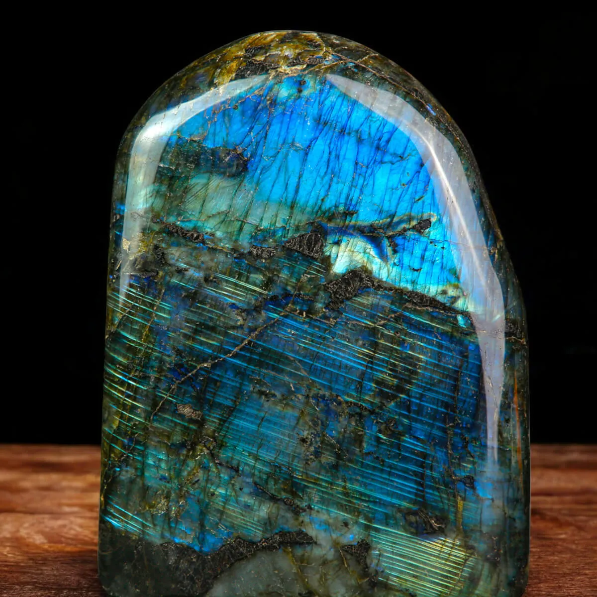 Labradorite in Forma Libera.