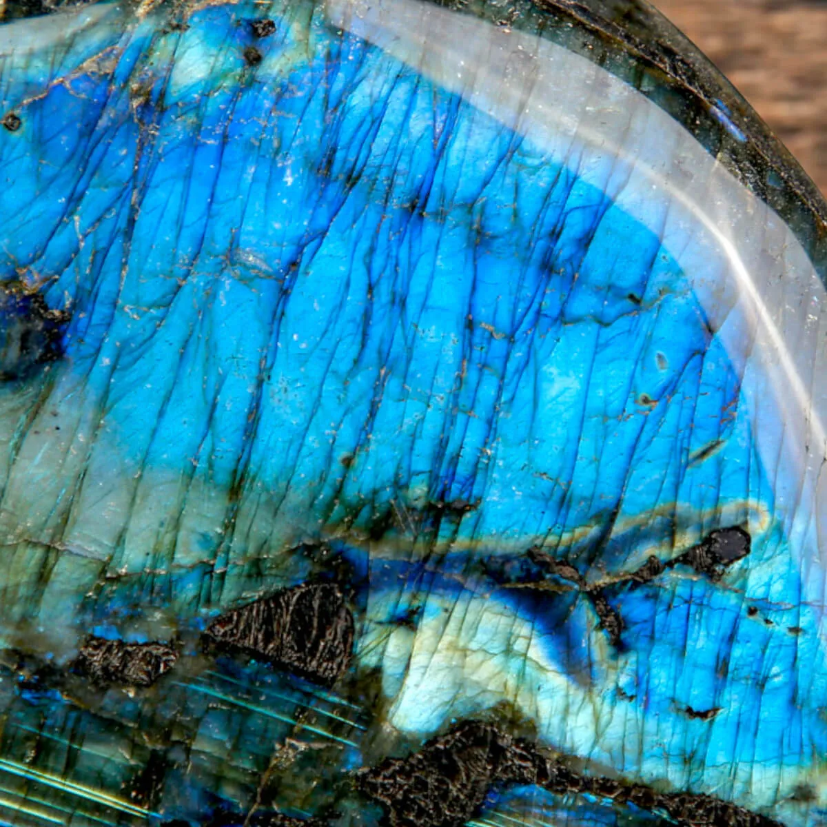 Labradorite in Forma Libera.
