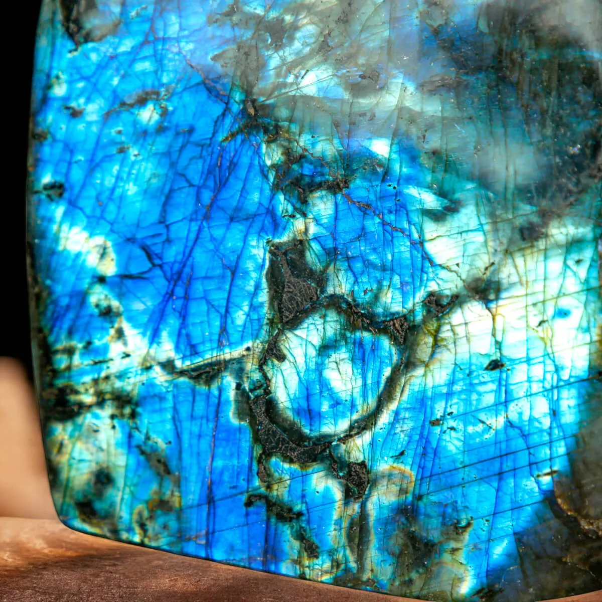 Labradorite in Forma Libera.