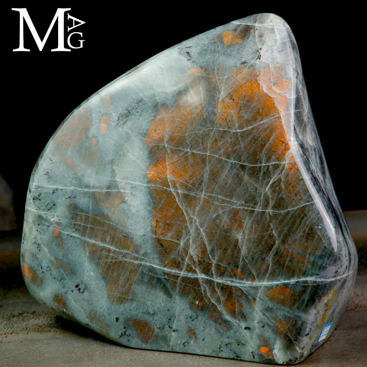 Labradorite – Riflessi Arancio-Oro Unici