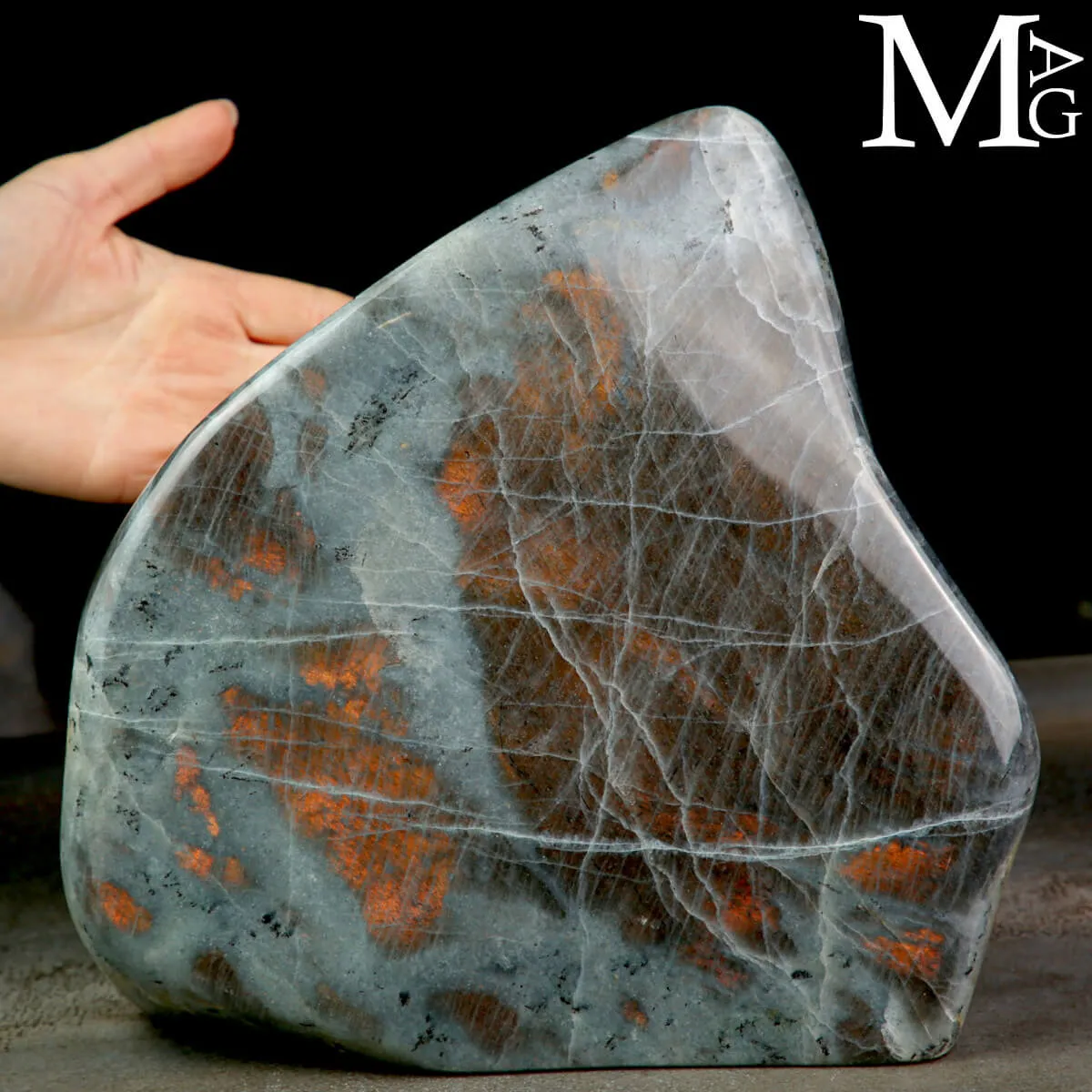 Labradorite – Riflessi Arancio-Oro Unici