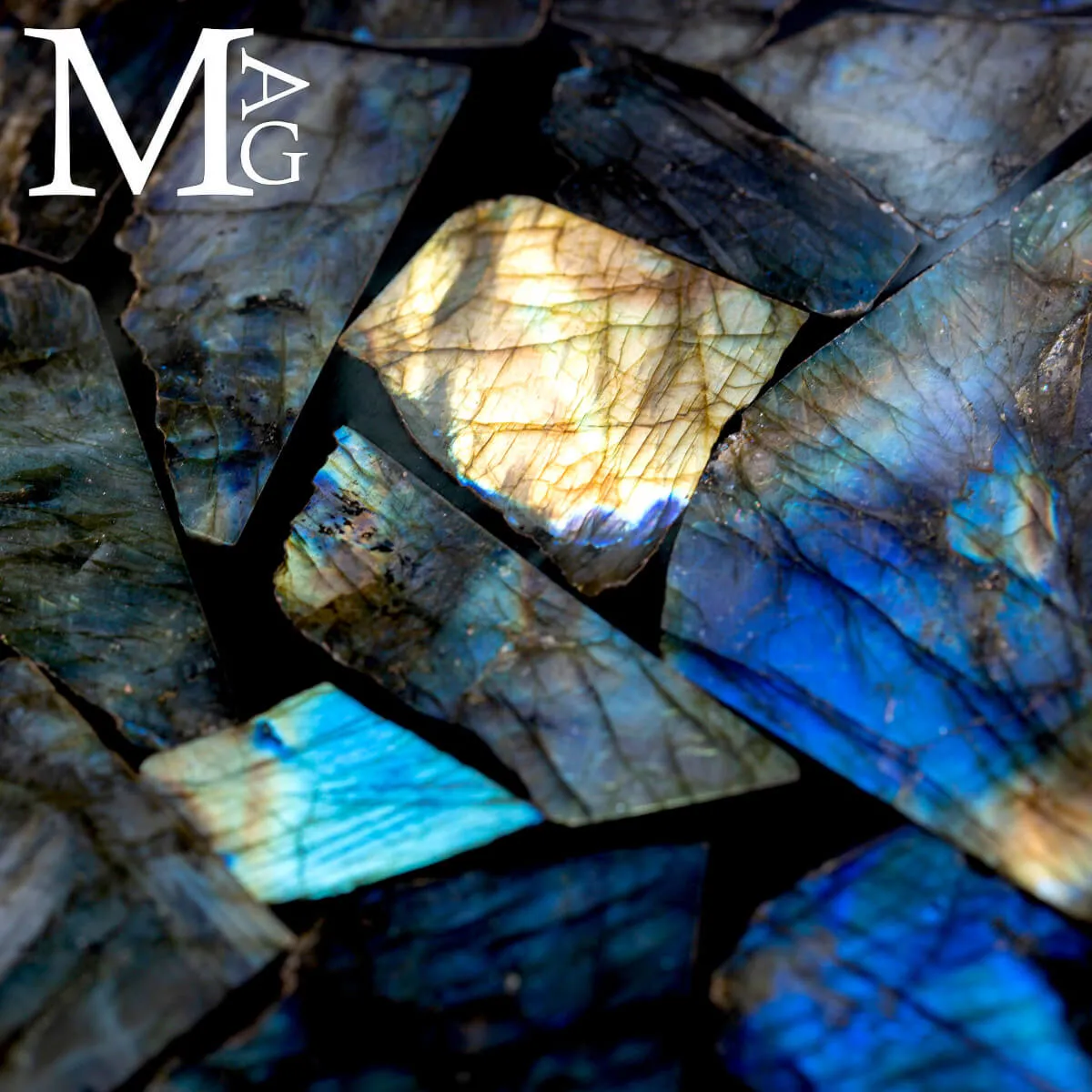 Labradorite:Tavolo Rotondo in Mosaico.