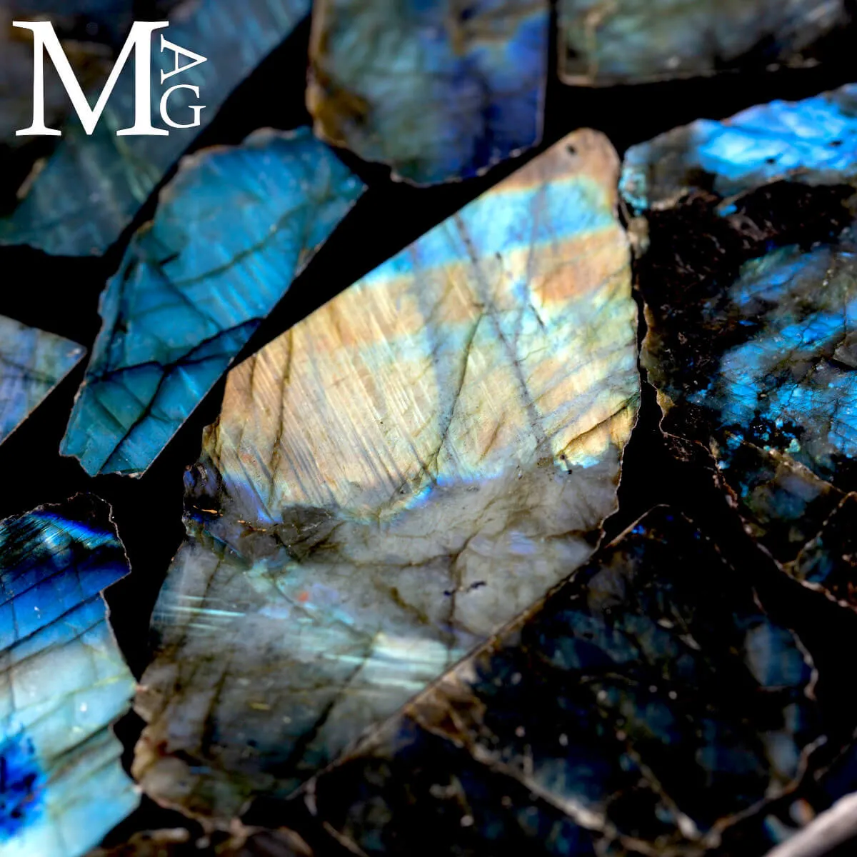 Labradorite:Tavolo Rotondo in Mosaico.
