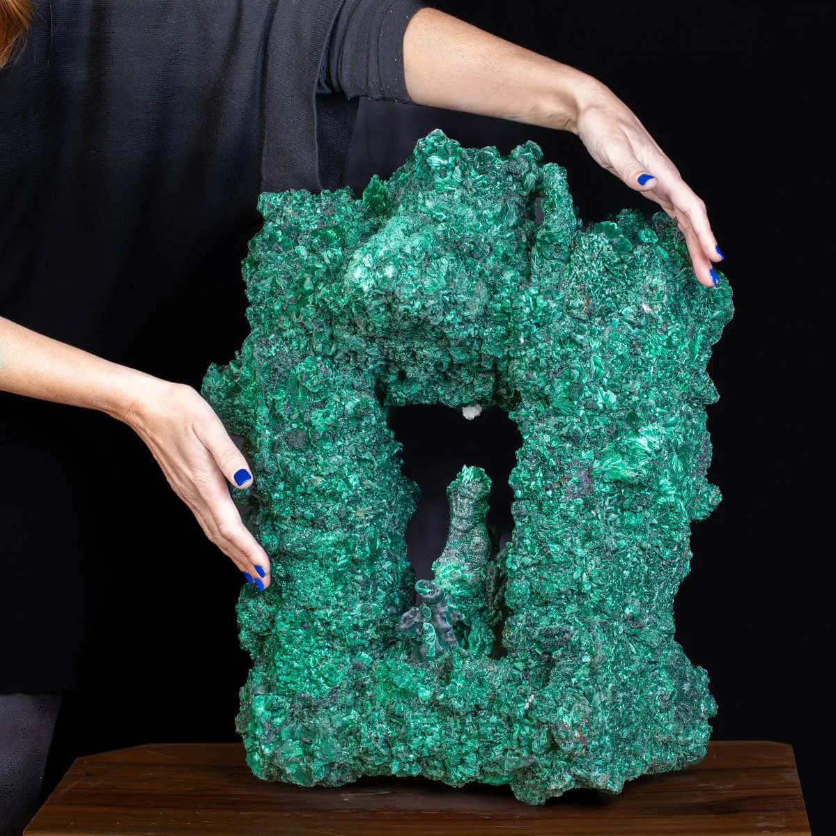 Malachite Fibrosa: Campione Naturale di Incredibile Bellezza e Forma , Straordinariamente Rara.