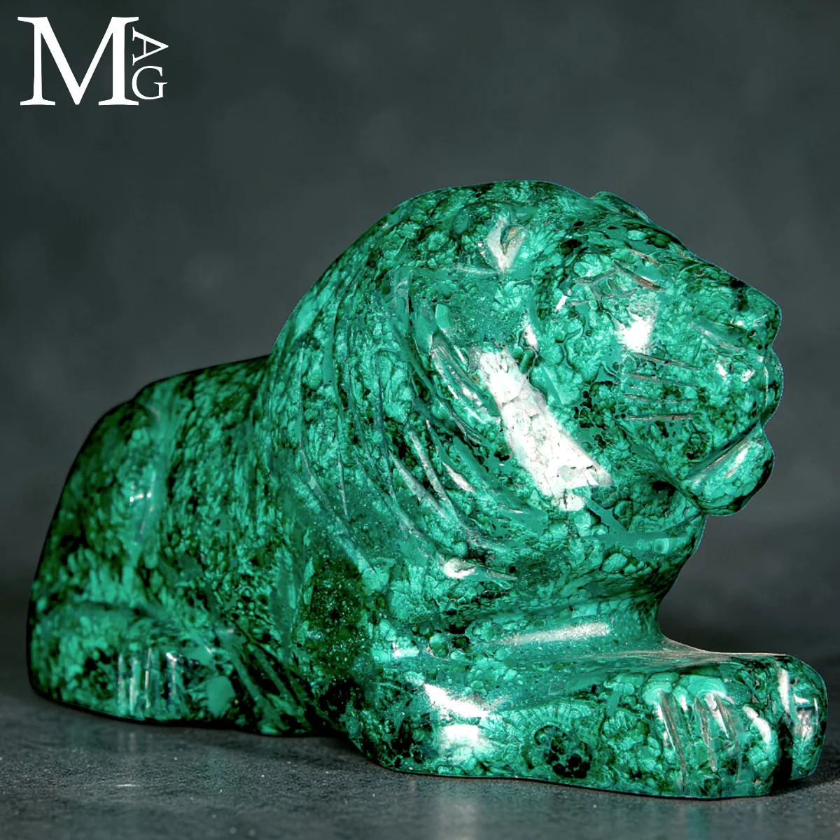 Scultura in Malachite naturale – Leone accovacciato