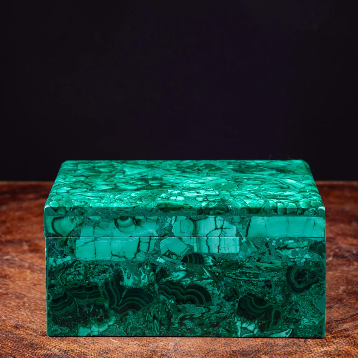 Portagioielli in Malachite: Eleganza e Stile.