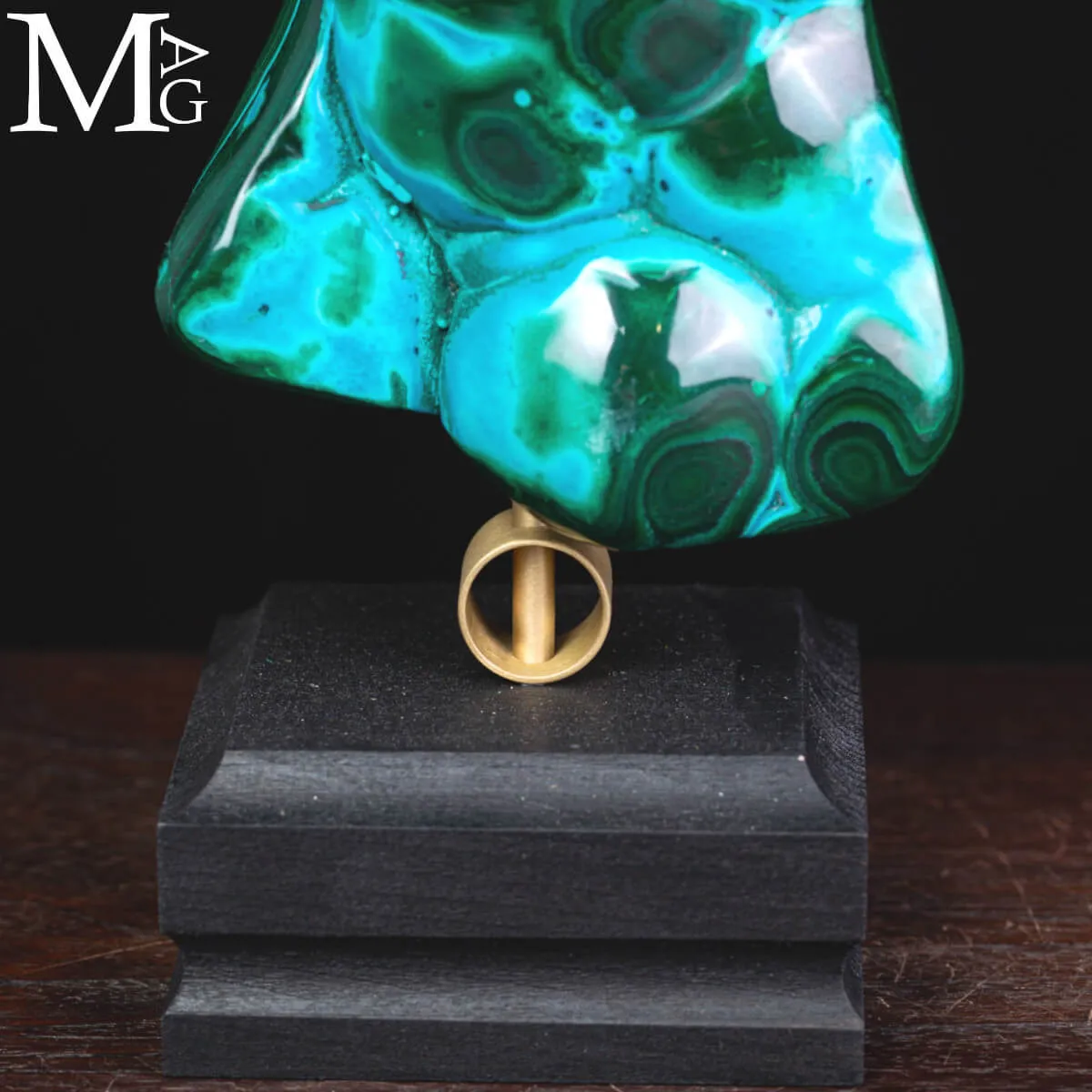 Scultura Malachite con Crisocolla su Base.