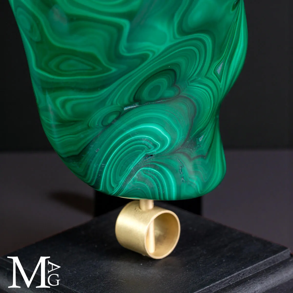 Malachite Lucidata – Forma naturale, design contemporaneo.