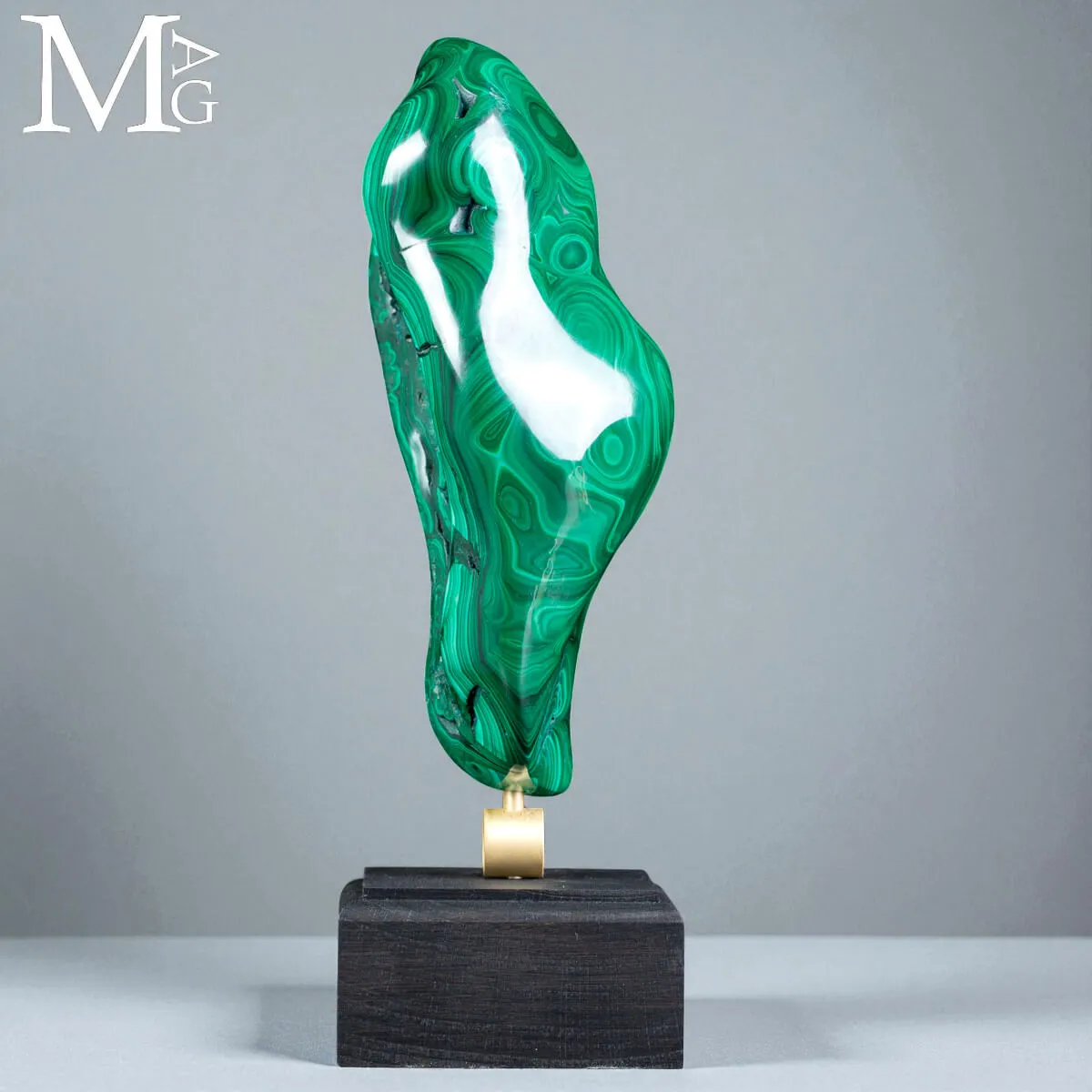 Malachite Lucidata – Forma naturale, design contemporaneo.
