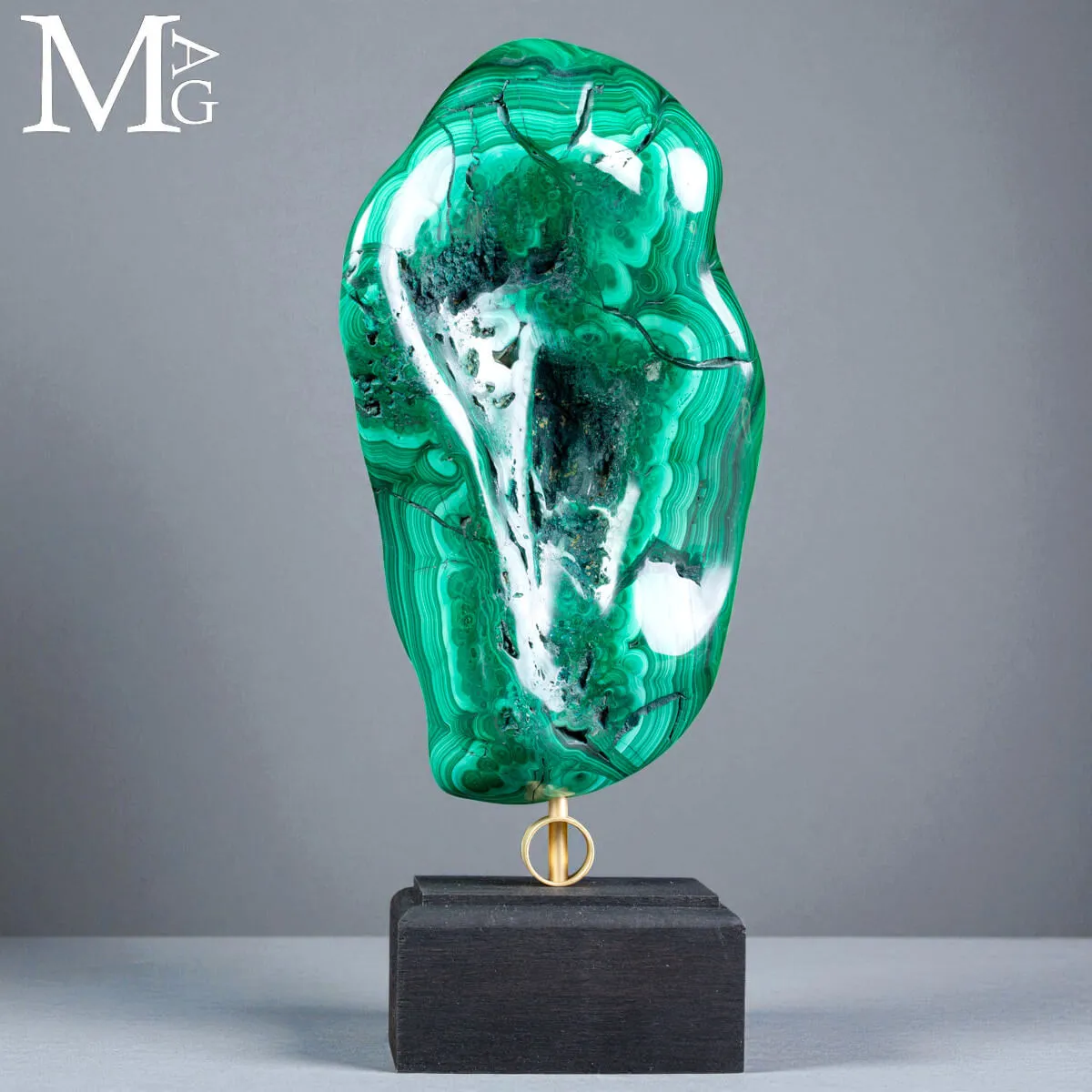 Malachite Lucidata – Forma naturale, design contemporaneo.