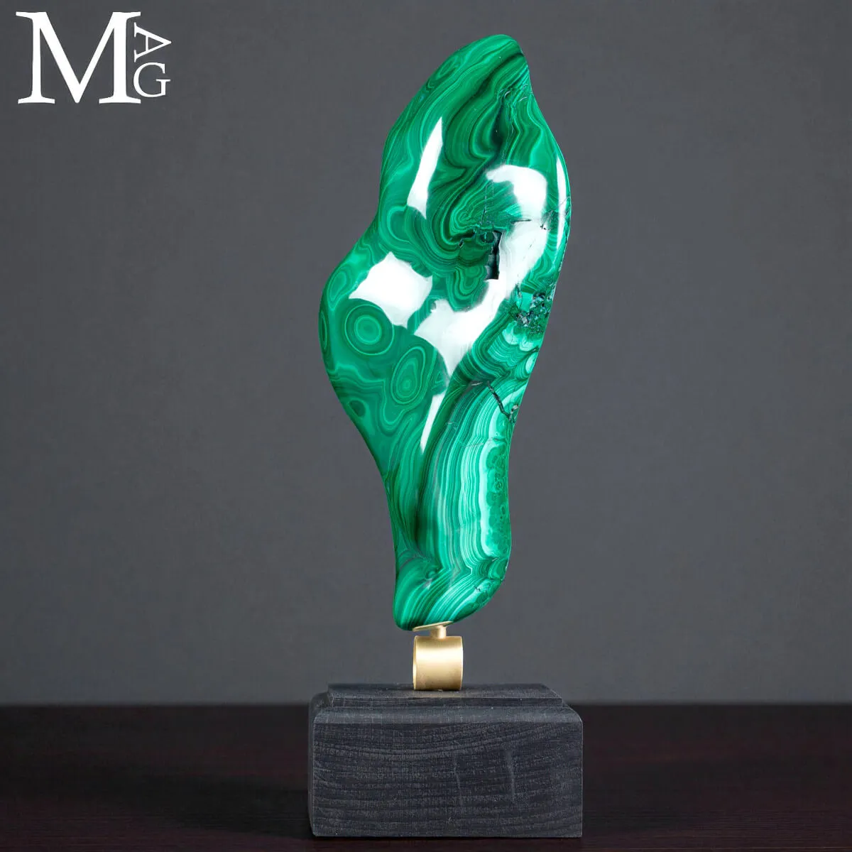 Malachite Lucidata – Forma naturale, design contemporaneo.