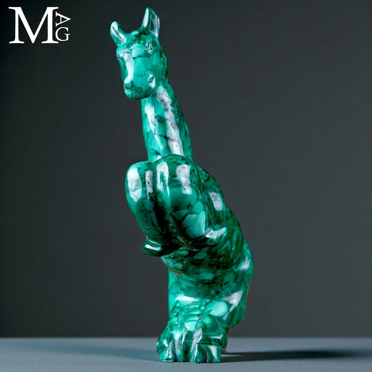 Cavallo scolpito in malachite – Scultura ornamentale.