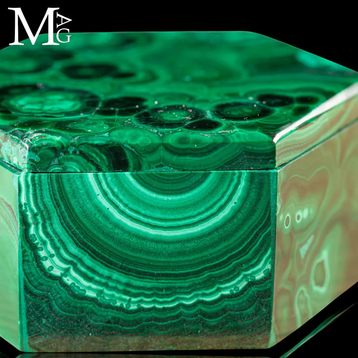 Piccolo Scrigno Esagonale in Malachite Naturale