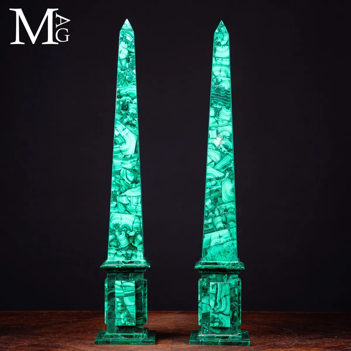 Coppia di Obelischi in Malachite di Qualità Extra.