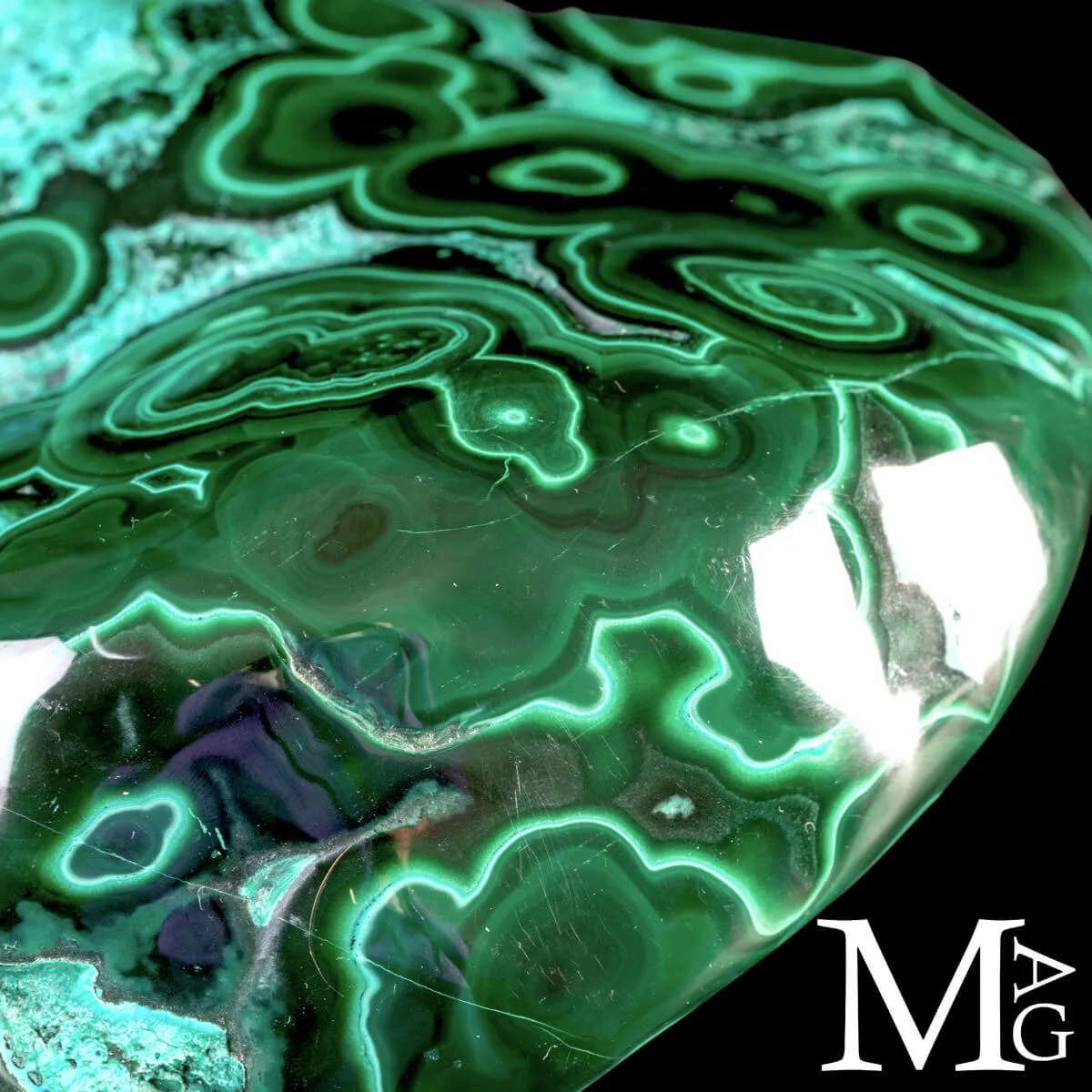 Malachite – Forma libera lucidata.