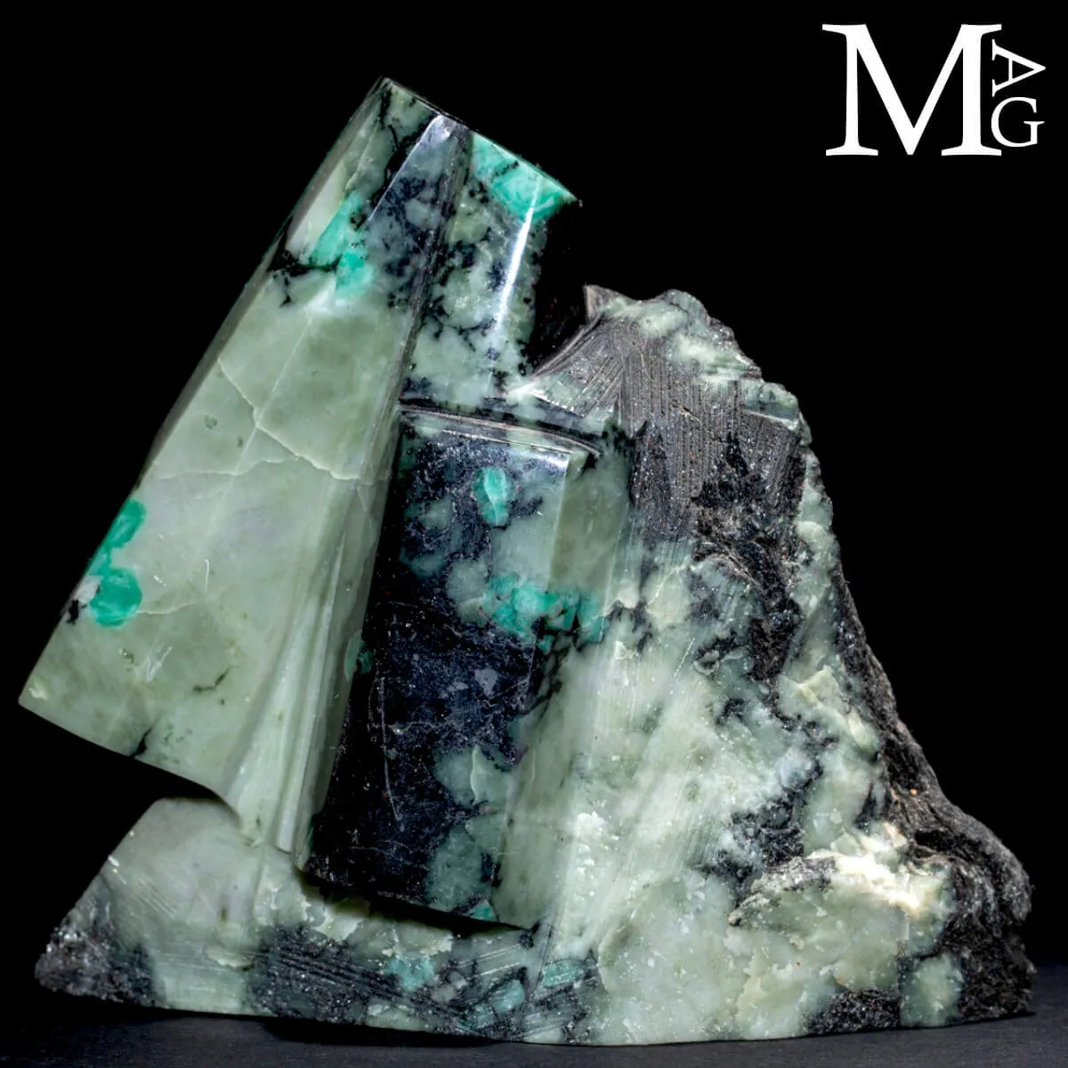 Smeraldi Verdi in Matrice di Biotite.