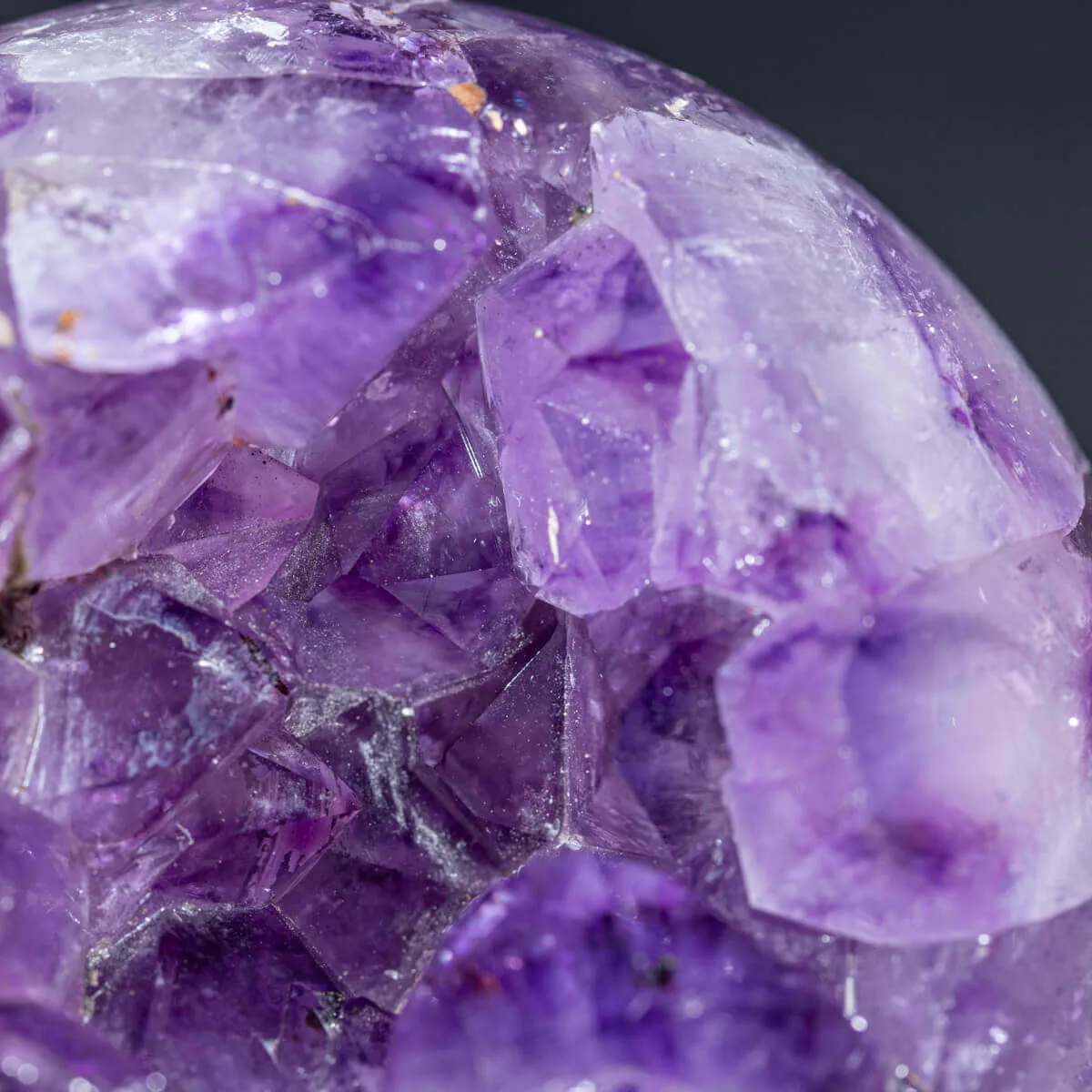 Sfera di Cristalli di Ametista Intagliata da Geode.
