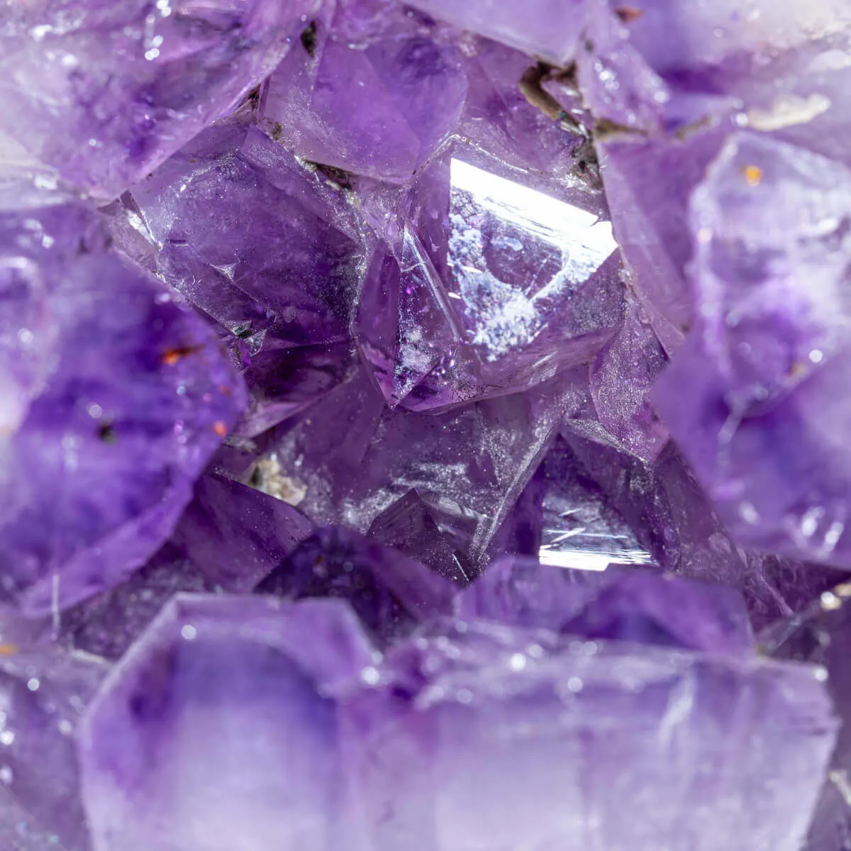 Sfera di Cristalli di Ametista Intagliata da Geode.