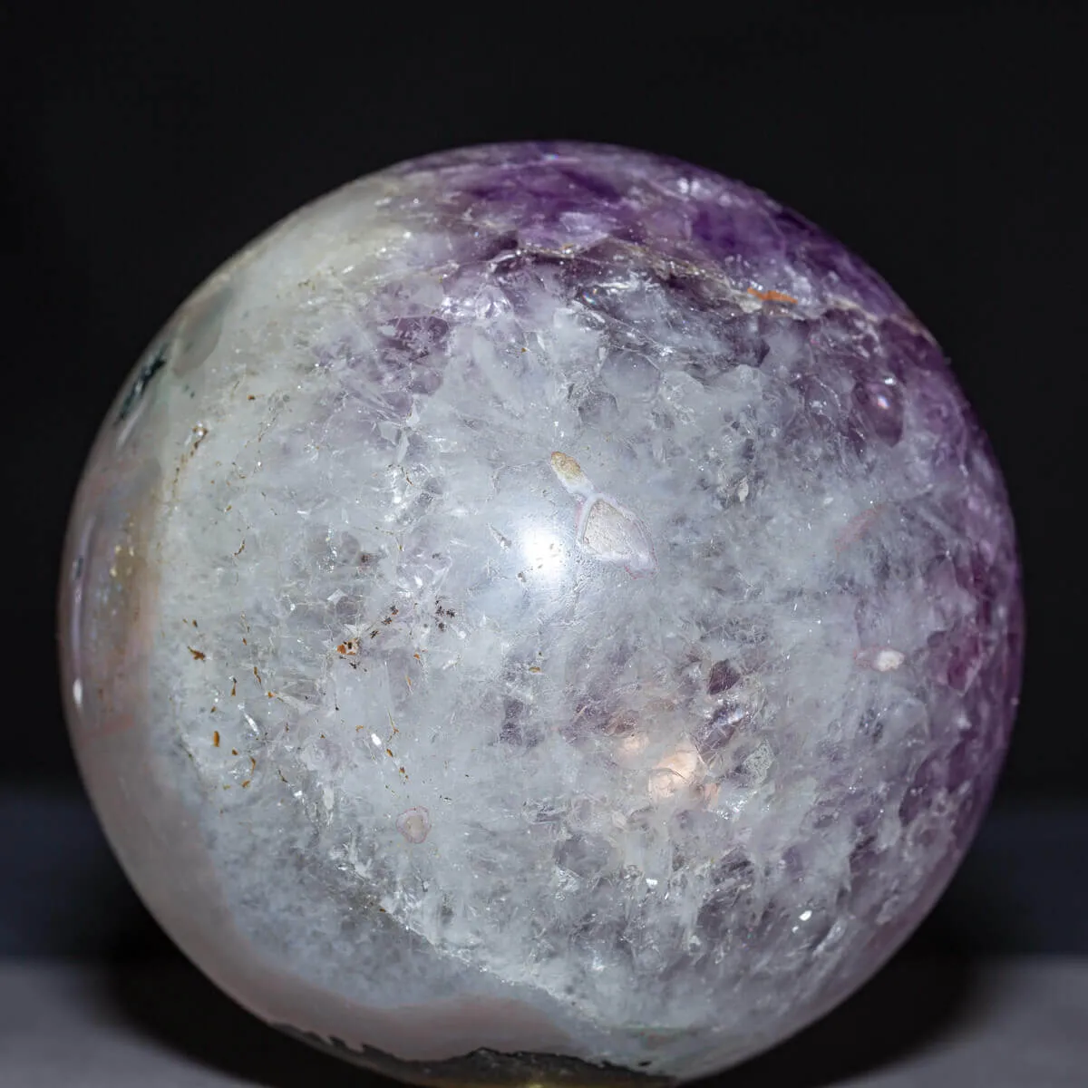 Sfera di Cristalli di Ametista Intagliata da Geode.