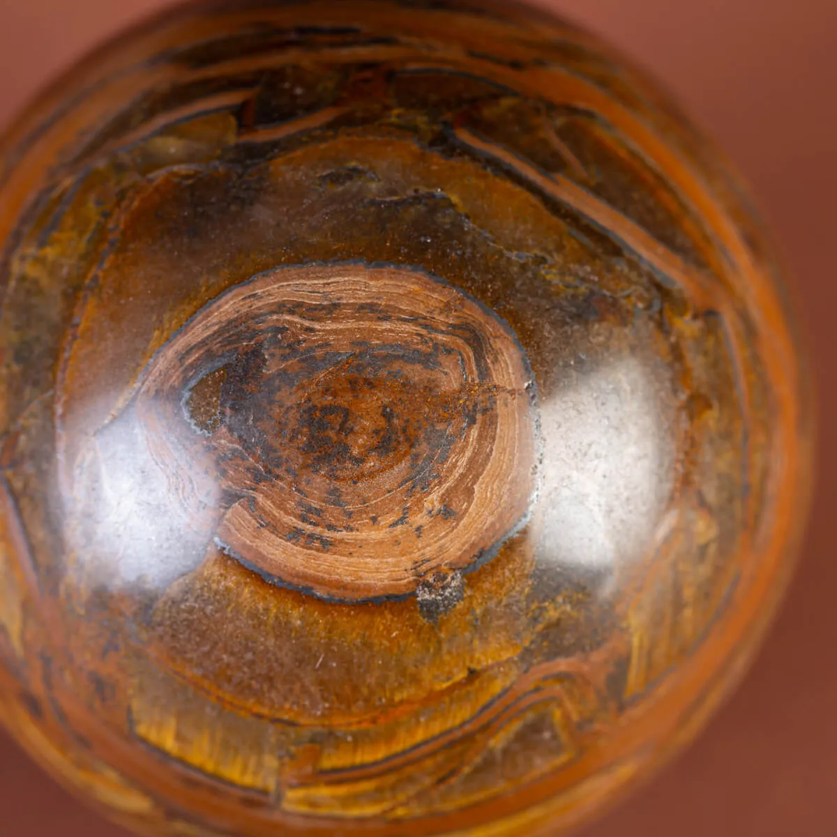 Sfera Naturale in Tiger Iron.