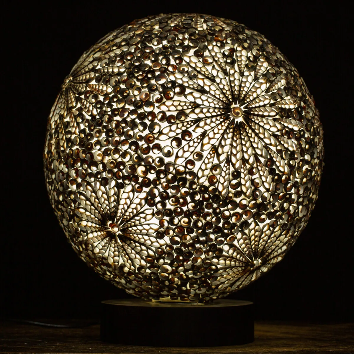 Lampada con conchiglie