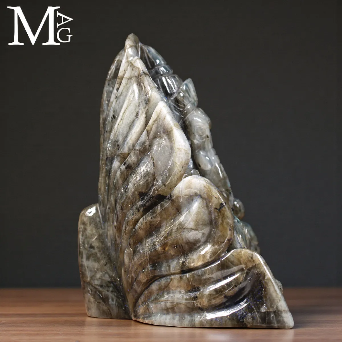 Lord Ganesh – Scultura in labradorite intagliata a mano.