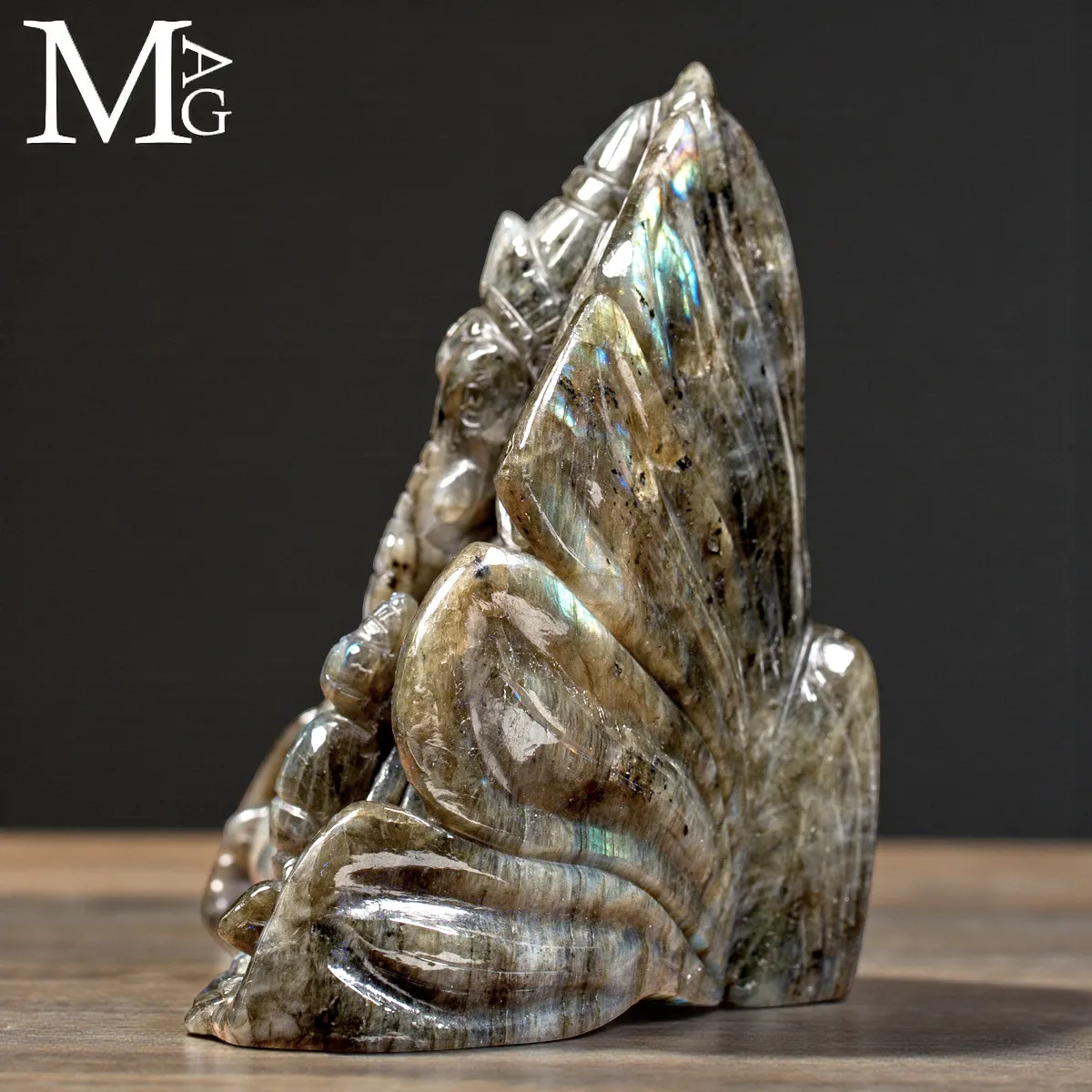 Lord Ganesh – Scultura in labradorite intagliata a mano.