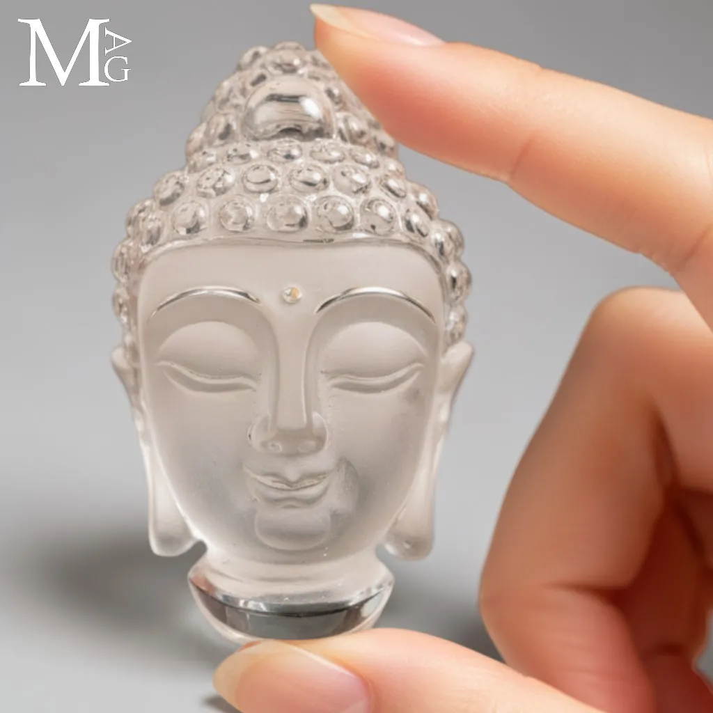 Testa di Buddha in Quarzo Extra Chiaro del Tibet.